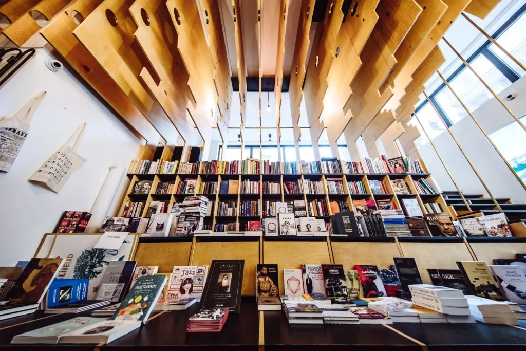 brytyjskie stowarzyszenie pisarzy wprowadza certyfikat napisane przez czlowieka rynek zalewaja ksiazki ai