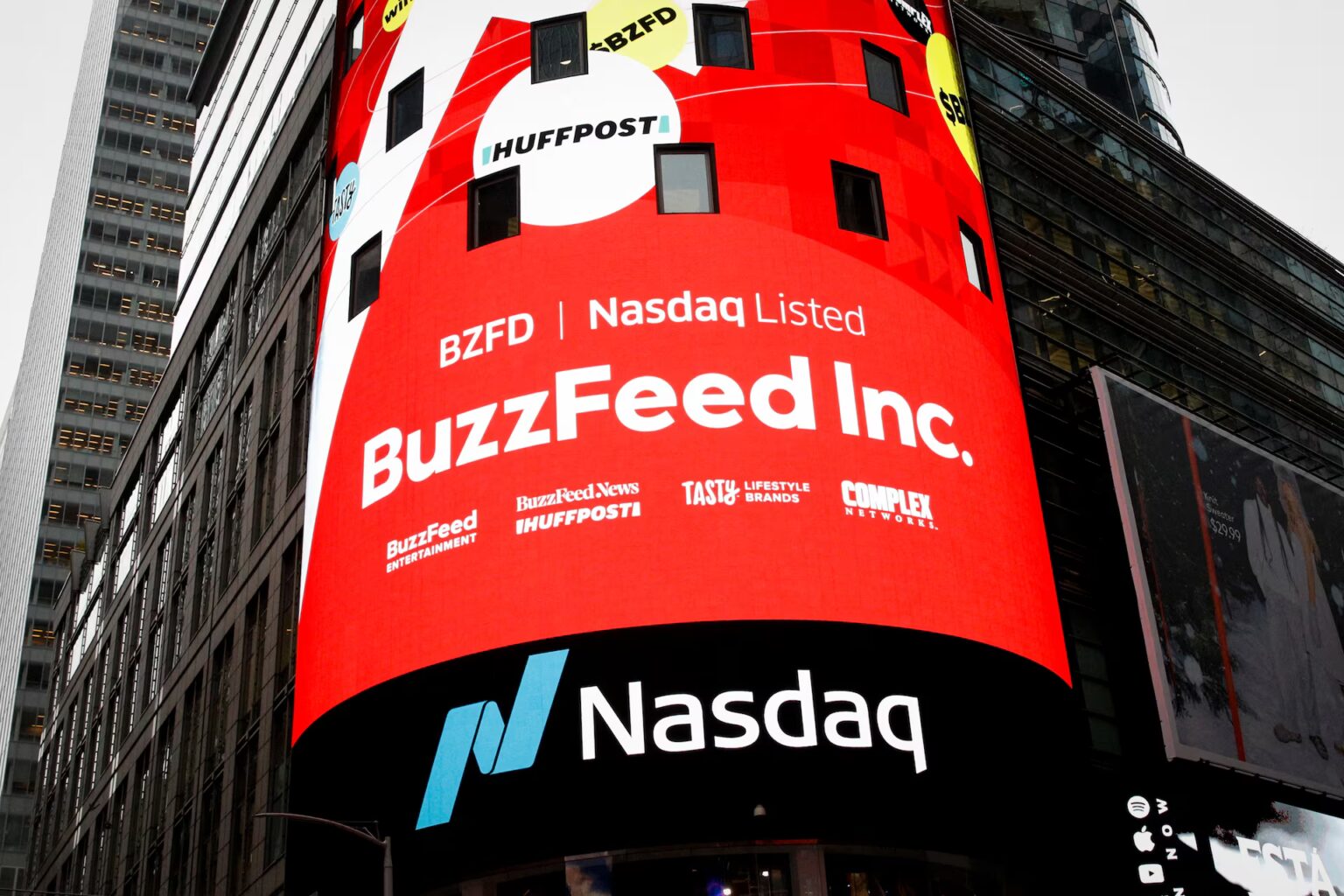 buzzfeed na skraju bankructwa pivot w strone ai zakonczyl sie katastrofa