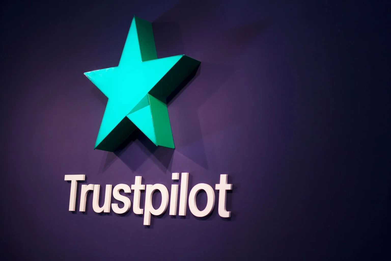 trustpilot idzie z ai pod reke bo google juz dawno przestal byc jedyna brama do e commerce