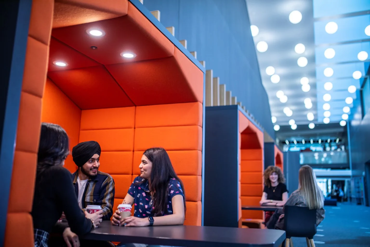 ai zabija myslenie brytyjscy nauczyciele bija na alarm