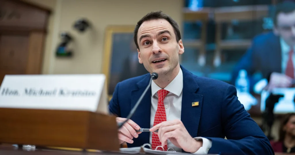 bialy dom oskarza chinskie firmy o masowa kradziez technologii ai