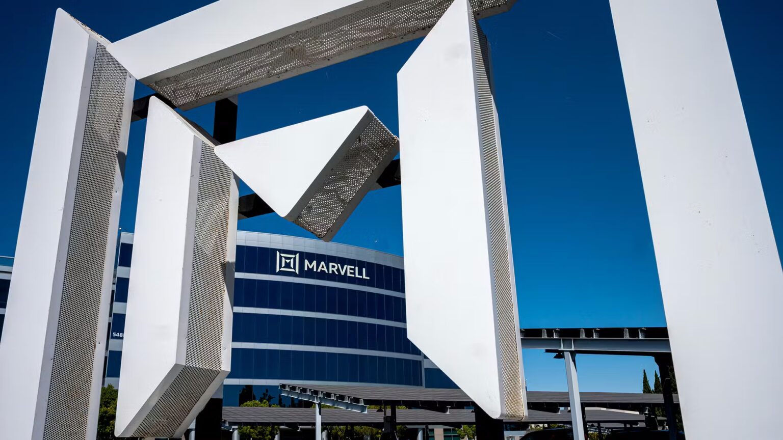 google chce marvella wielka rozgrywka o chipy do ai inference