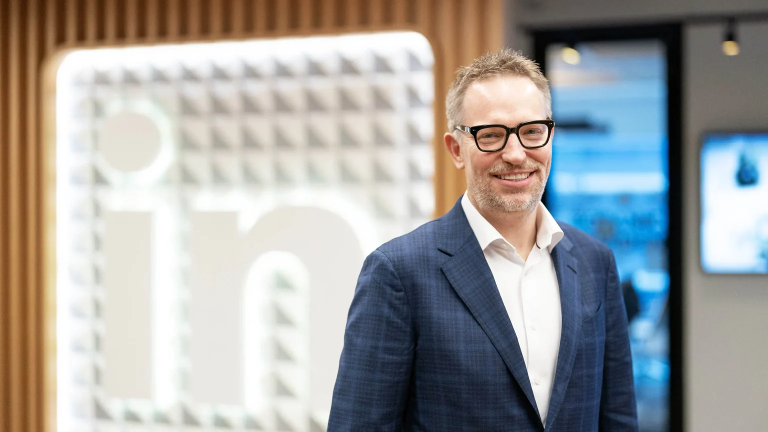 linkedin wchodzi na rynek trenowania ai startupy macie problem