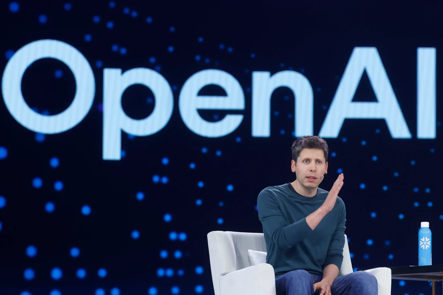 openai ostrzega ale nie alarmuje nowy raport firmy mapuje ryzyko dla rynku pracy