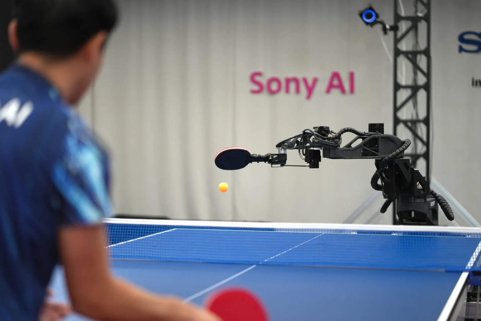 robot sony ai pokonuje elitarnych graczy w tenisie stolowym