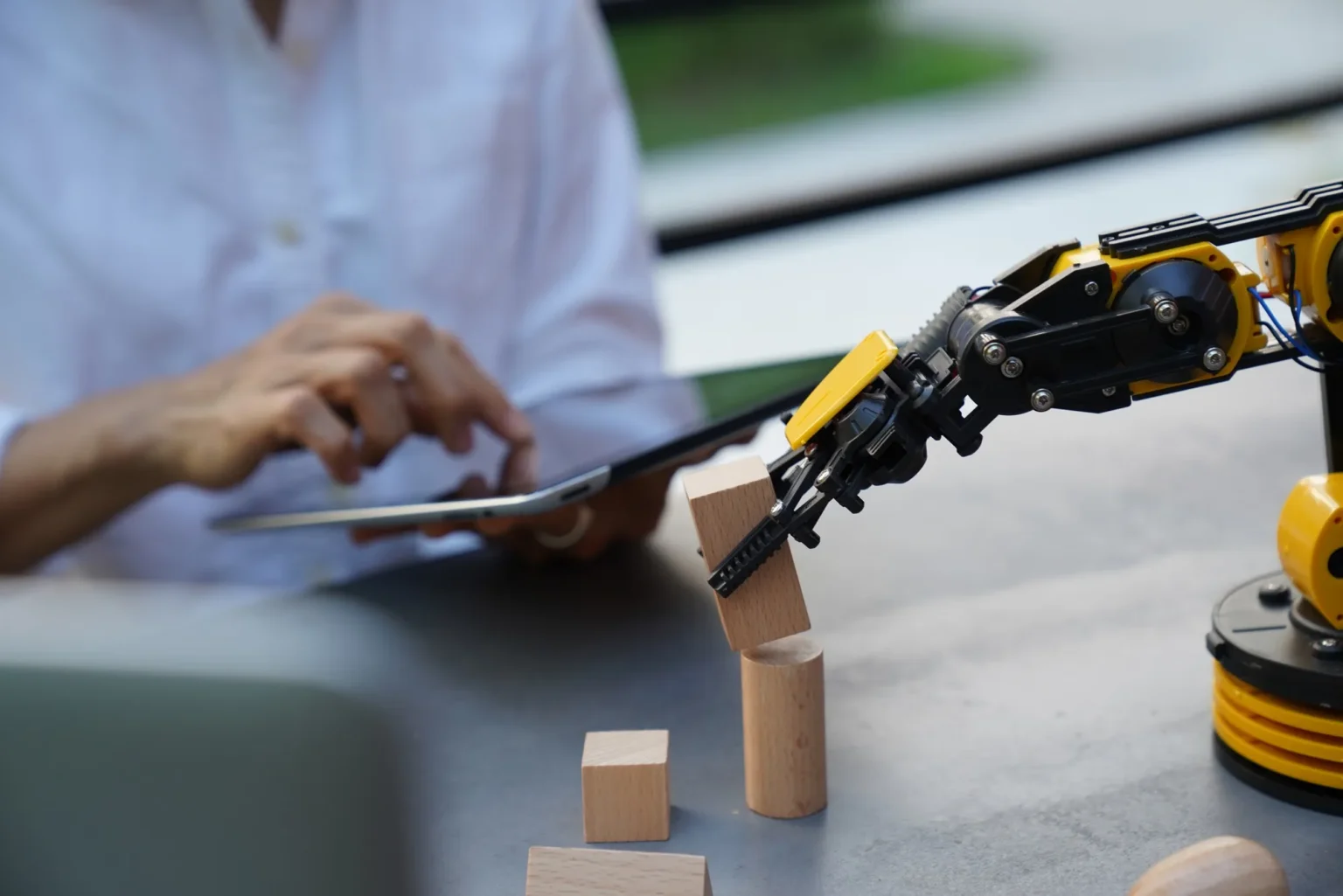 robot uczy sie tego czego nikt go nie uczyl physical intelligence twierdzi ze osiagnelo przelom