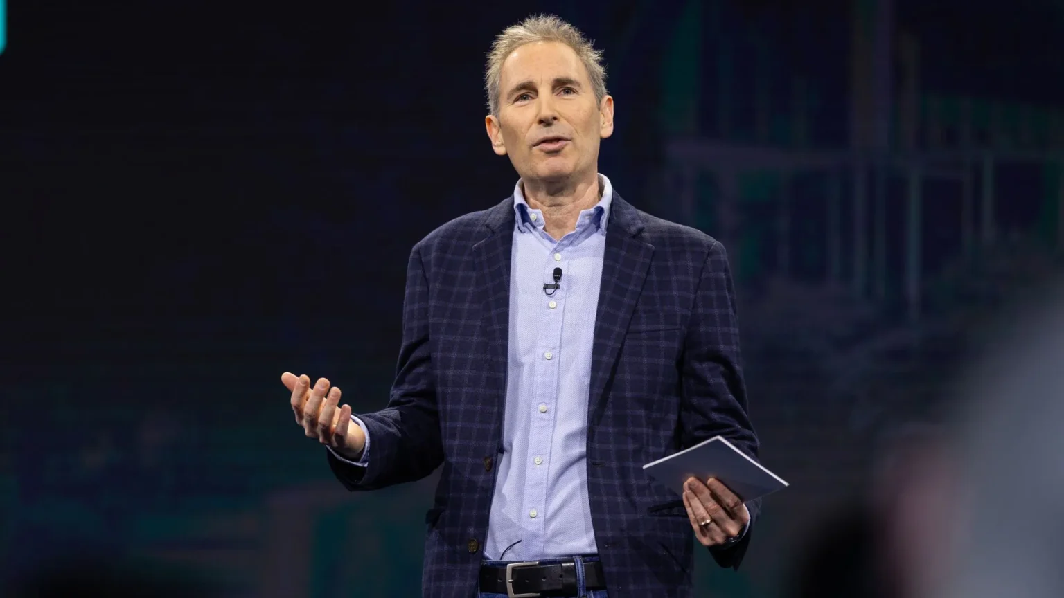 Andy Jassy przepisuje Amazon od nowa. Miliardowe zakłady na AI i życie w cieniu Bezosa