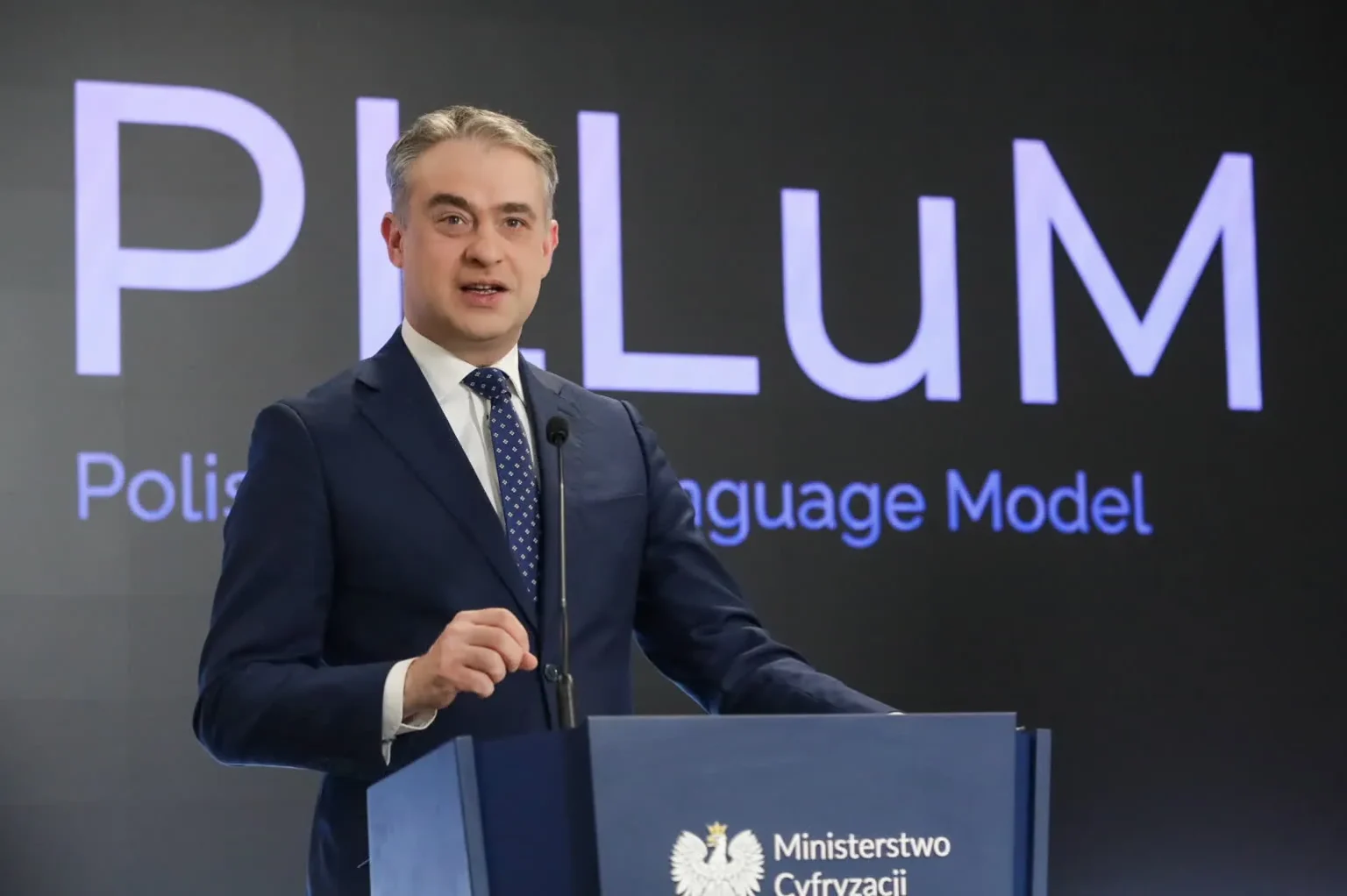 Polska AI wchodzi do urzędów: PLLuM wypuszcza 11 nowych modeli dla administracji i biznesu polska ai wchodzi do urzedow pllum wypuszcza 11 nowych modeli dla administracji i biznesu