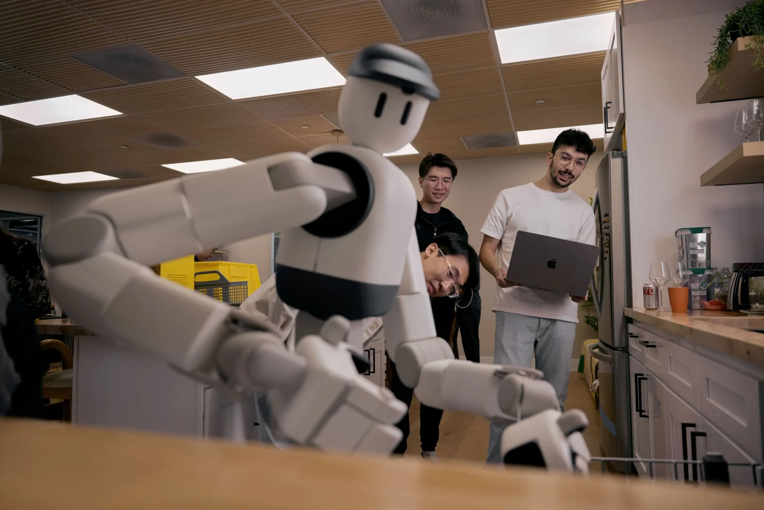 roboty ucza sie sprzatac podpatrujac ludzi w ich wlasnych domach