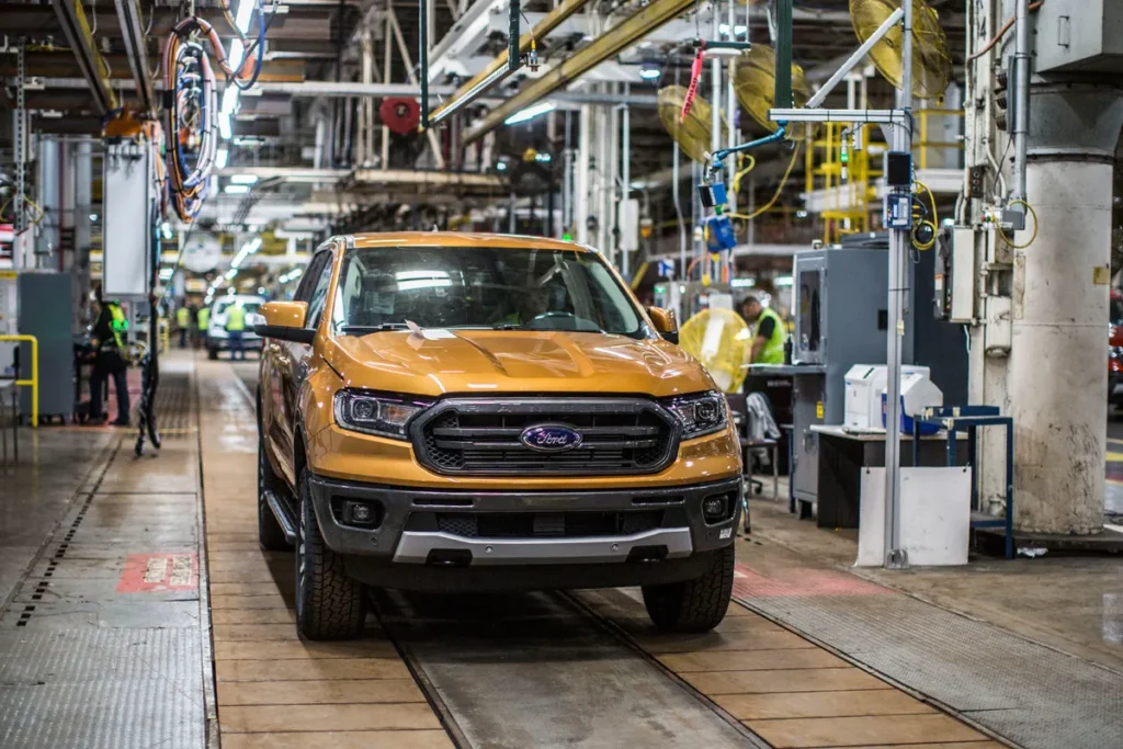 ford zatrudnil z powrotem 350 doswiadczonych inzynierow zeby naprawic bledy wlasnego ai i wygral