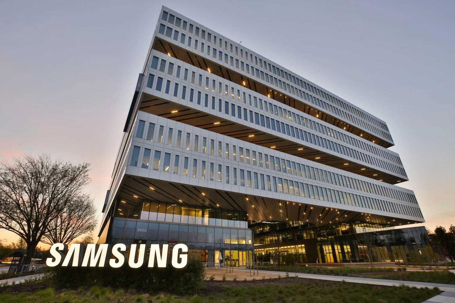 Samsung wraca do OpenAI z rozmachem. ChatGPT i Codex dla całej firmy samsung wraca do openai z rozmachem chatgpt i codex dla calej firmy