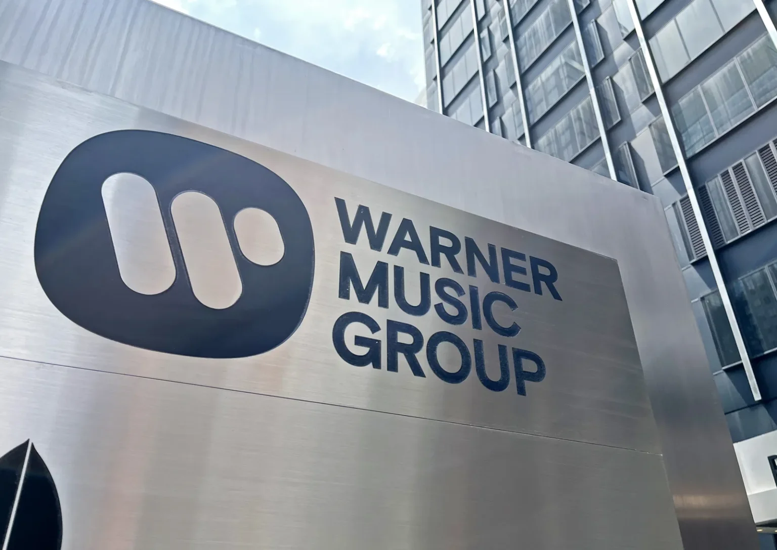 warner music group kupuje firme sureel branza muzyczna idzie na wojne z ai na wlasnych zasadach