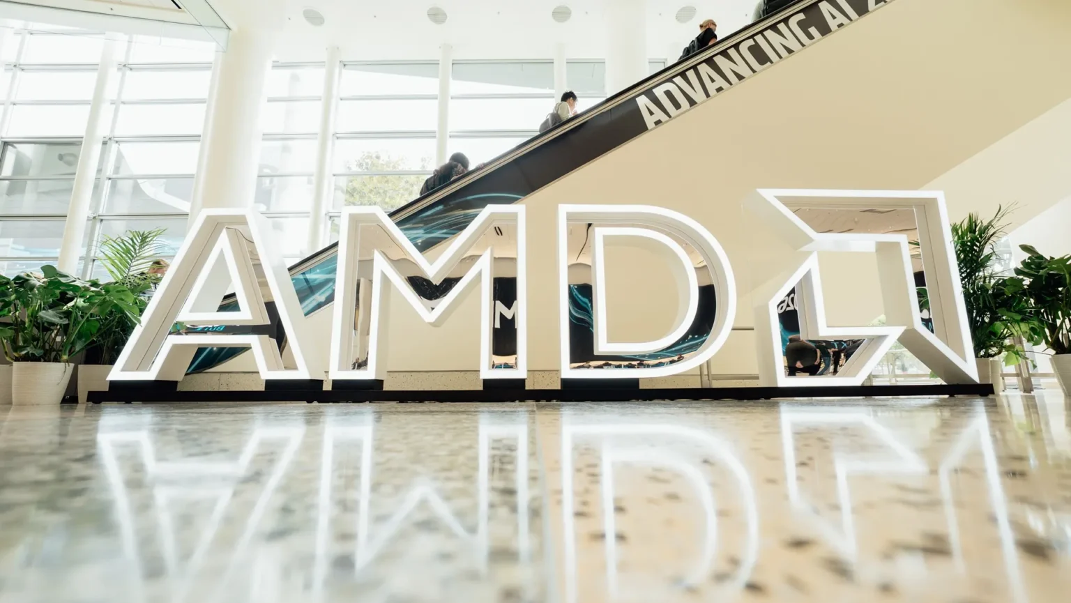 AMD Helios kontra Nvidia Vera Rubin. Anthropic postawi na 2 gigawaty akceleratorów MI455X amd helios kontra nvidia vera rubin anthropic postawi na 2 gigawaty akceleratorow mi455x