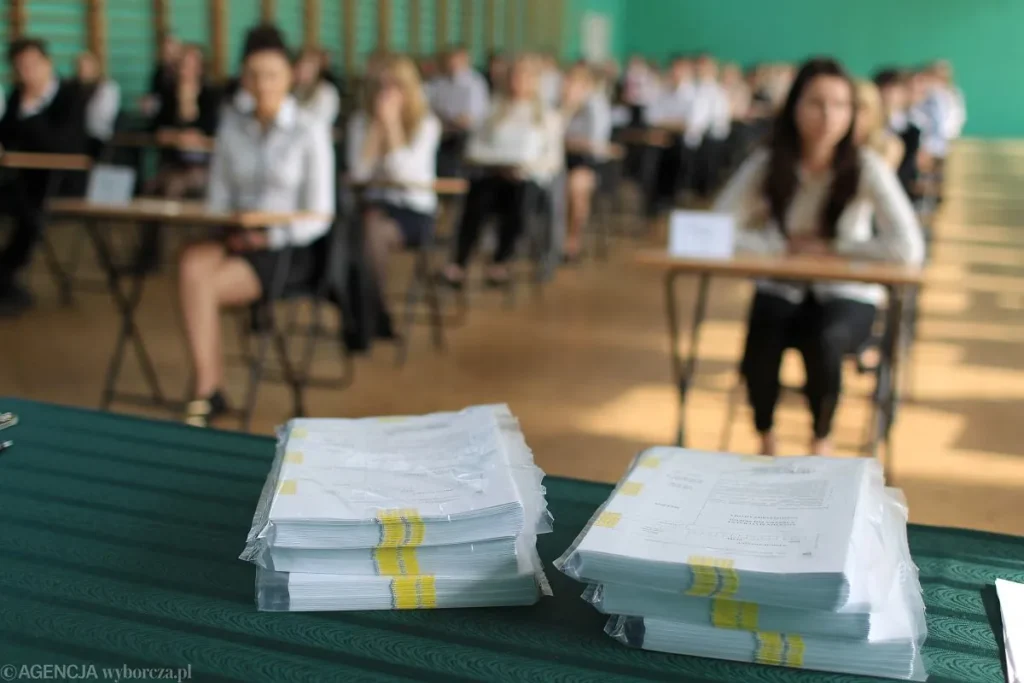 matura pokonana przez ai w kilkanascie sekund dyrektor ibe tlumaczy dlaczego to nie koniec egzaminu