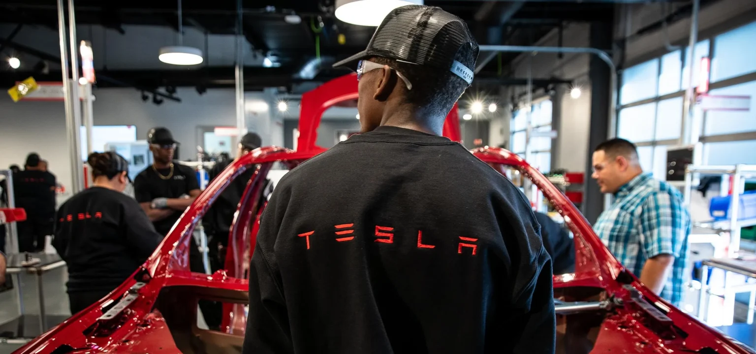 musk kaze inzynierom tesli przesiasc sie na wlasne ai sam przyznaje ze jest gorsze