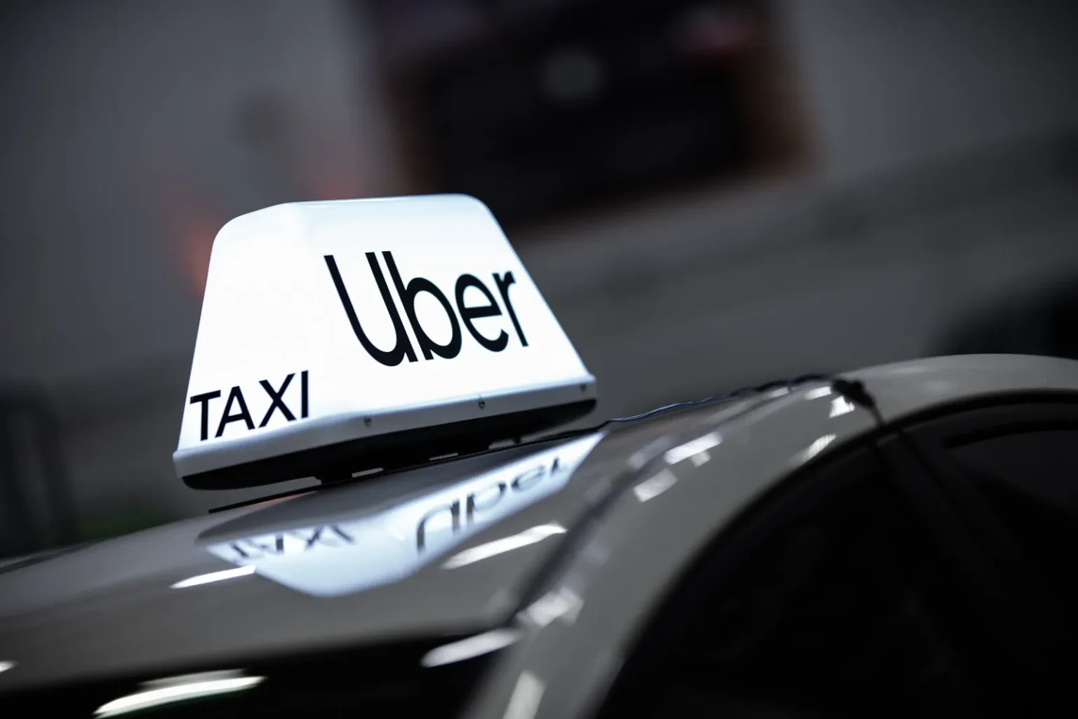 825 mln euro kary dla Ubera. Holenderski urząd: algorytm sam odcinał kierowców od pracy