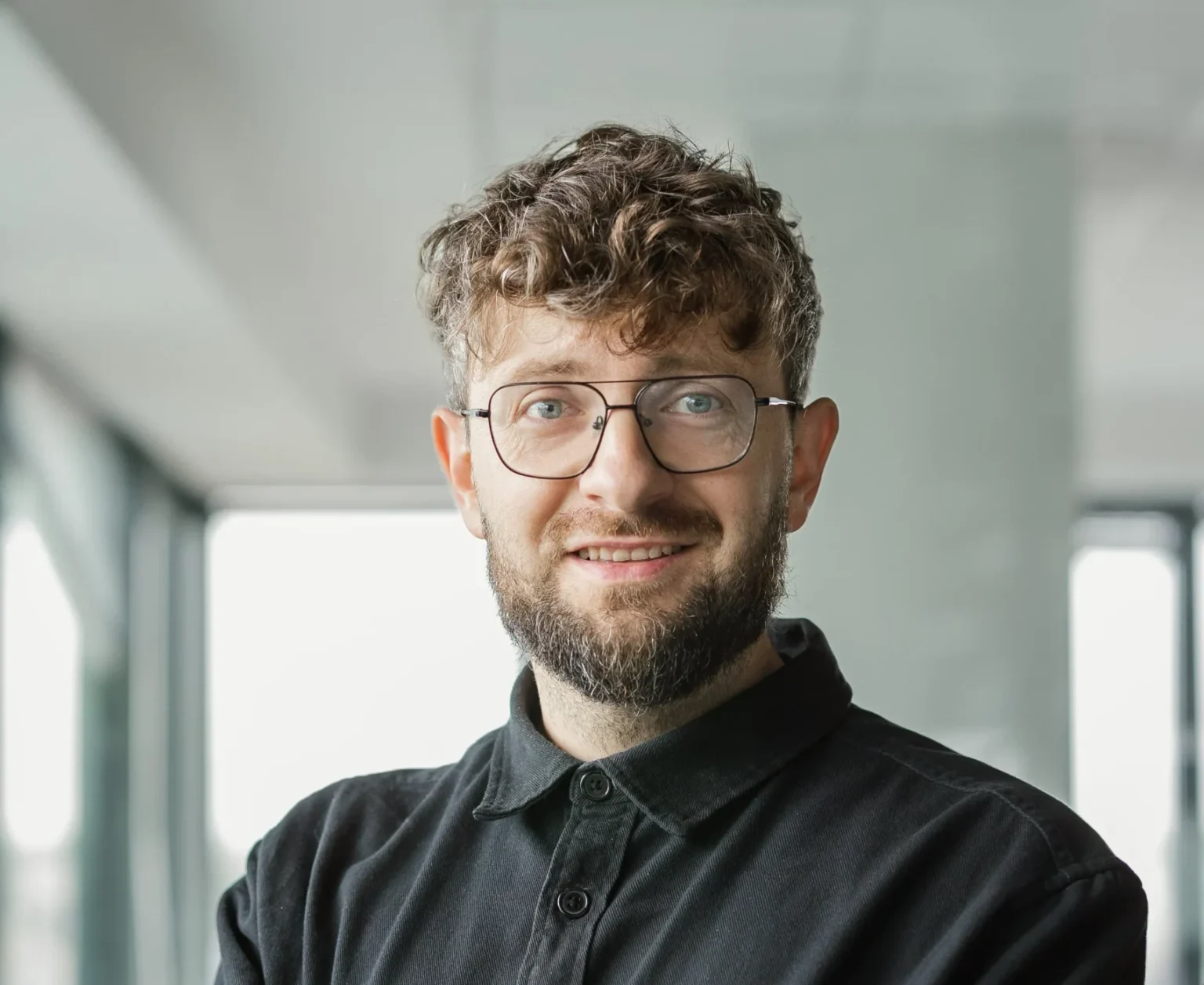 AI Act w co dziesiątym zapytaniu ofertowym. Piotr Polus z Miquido tłumaczy, kto odpowiada za artykuł 50 w projekcie IT