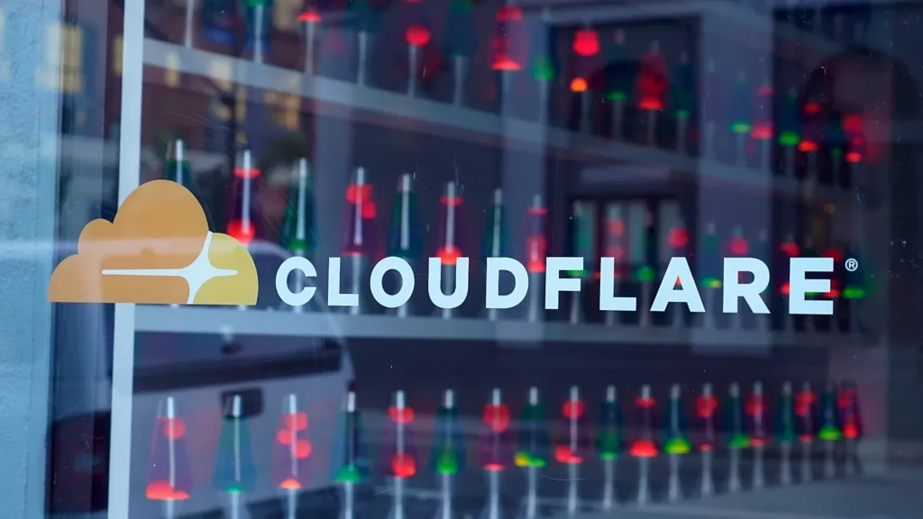 Cloudflare zablokuje Googlebota od 15 września. Boty mają już ponad 57 procent ruchu w sieci