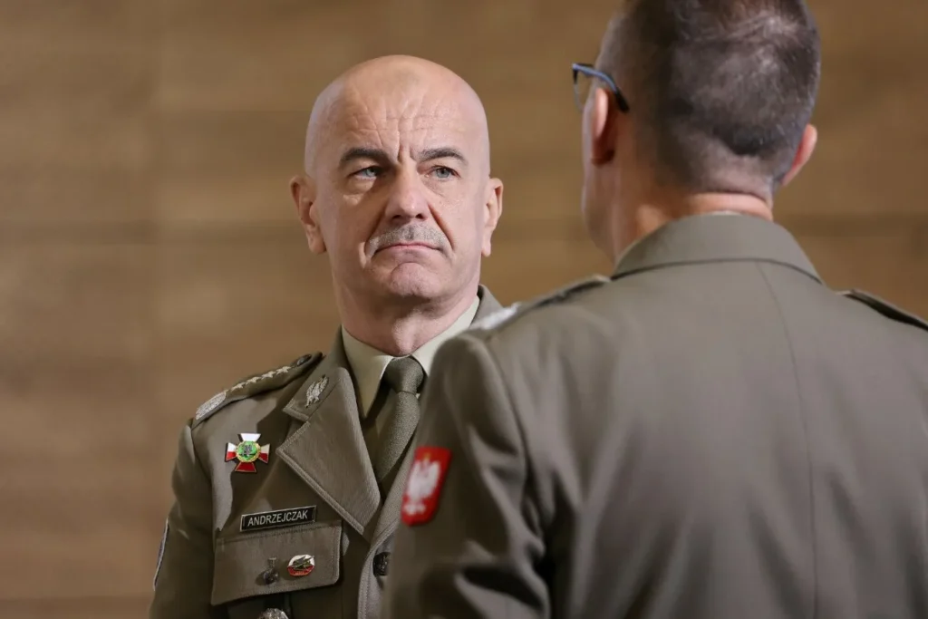 Nawet 40 procent platform bez załogi. Gen. Rajmund Andrzejczak w programie ZNAM PRZYSZŁOŚĆ o wojnie prowadzonej przez algorytmy Nawet 40 procent platform bez załogi. Gen. Rajmund Andrzejczak w programie ZNAM PRZYSZŁOŚĆ o wojnie prowadzonej przez algorytmy