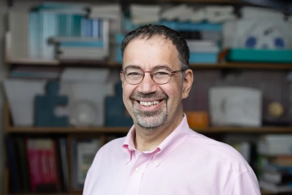 Acemoglu w pracy „Automation and Repression”: automatyzacja czyni represje tańszymi niż redystrybucja