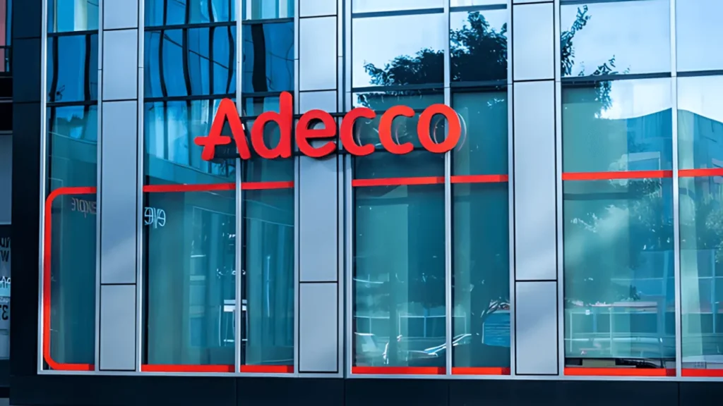 Adecco Group wdraża Agentforce Coworker w ponad 40 krajach. Z asystenta AI działającego na modelu Claude skorzysta 27 tys. pracowników