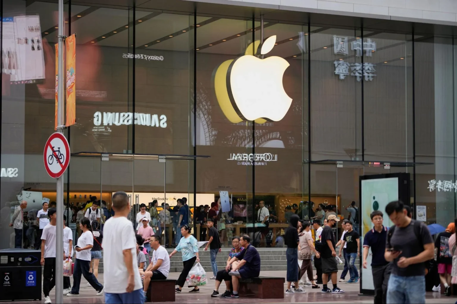 MacBook Changa Liu zdradził wszystko. Apple oskarża OpenAI o niszczenie dowodów w sporze o tajemnice handlowe