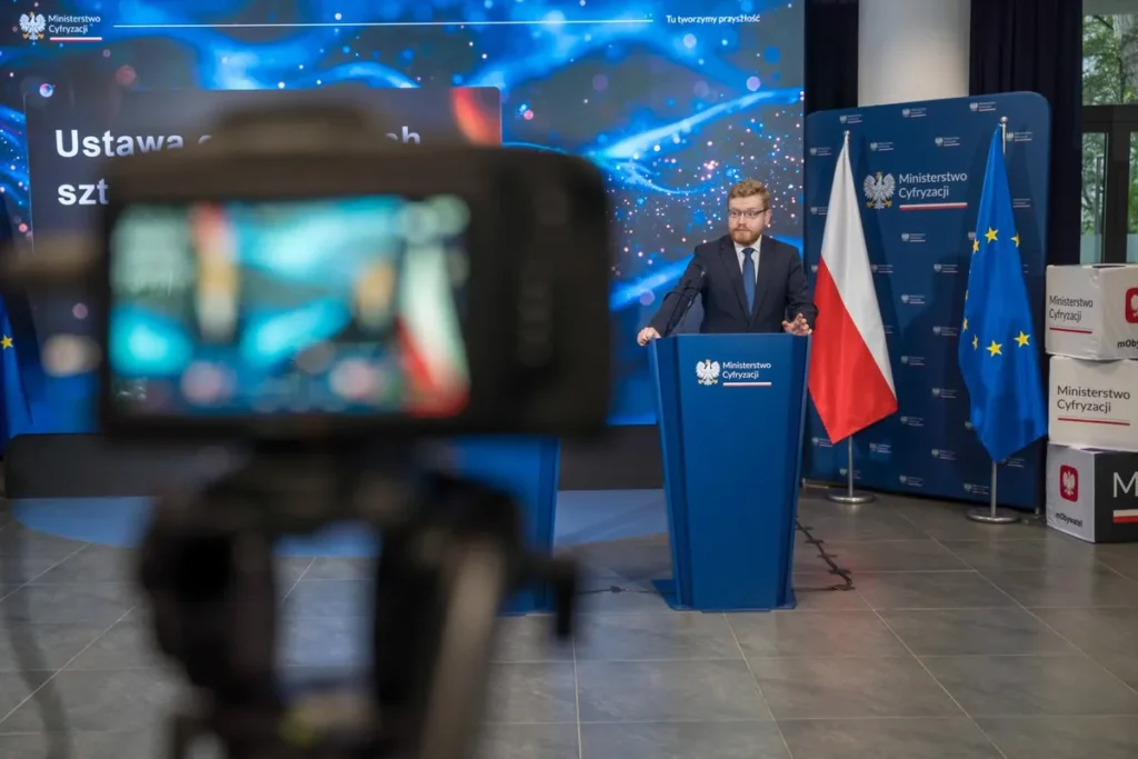 Sejm zmienia własny regulamin, żeby wybrać szefa KRiBSI. Głosowanie możliwe już w połowie września