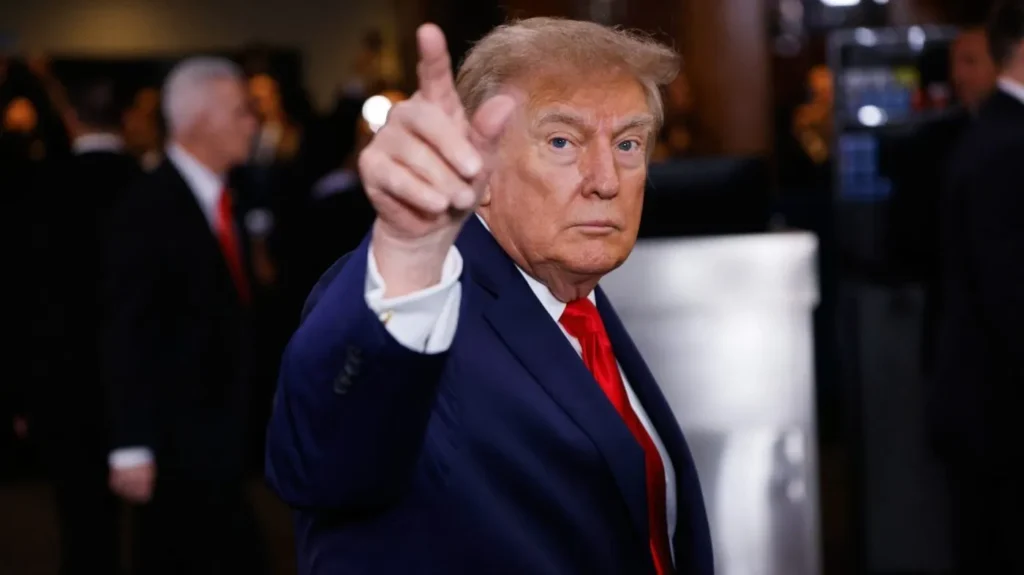 Donald Trump nazywa wrogiem każdego, kto mówi „Artificial Intelligence”. Biały Dom sam nie nadąża ze zmianą na „Super Intelligence”