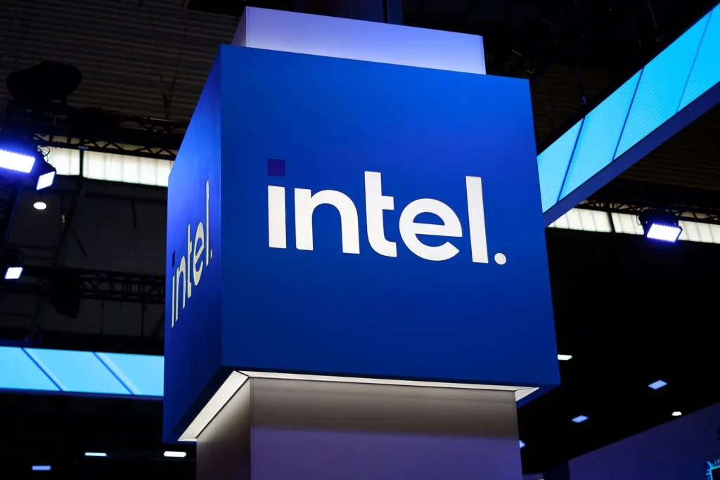 Intel stracił 29 proc. w jeden dzień. Najgorsza sesja od lat 70. zabrała rządowi USA 12 mld dolarów Intel stracił 29 proc. w jeden dzień. Najgorsza sesja od lat 70. zabrała rządowi USA 12 mld dolarów
