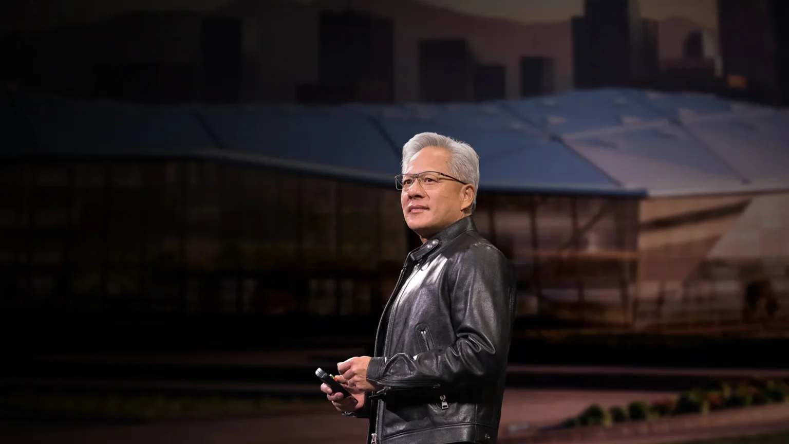 Jensen Huang w Berlinie: fabryka AI o mocy 1 GW kosztuje 50 mld dolarów. Nvidia chce ją uruchamiać w miesiąc zamiast pięciu