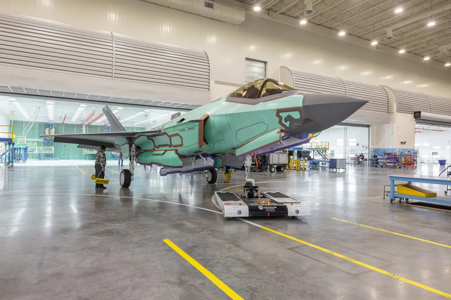 Lockheed Martin zaangażował OpenAI do prac nad sensorami F-35 i korzysta już z 55 modeli językowych
