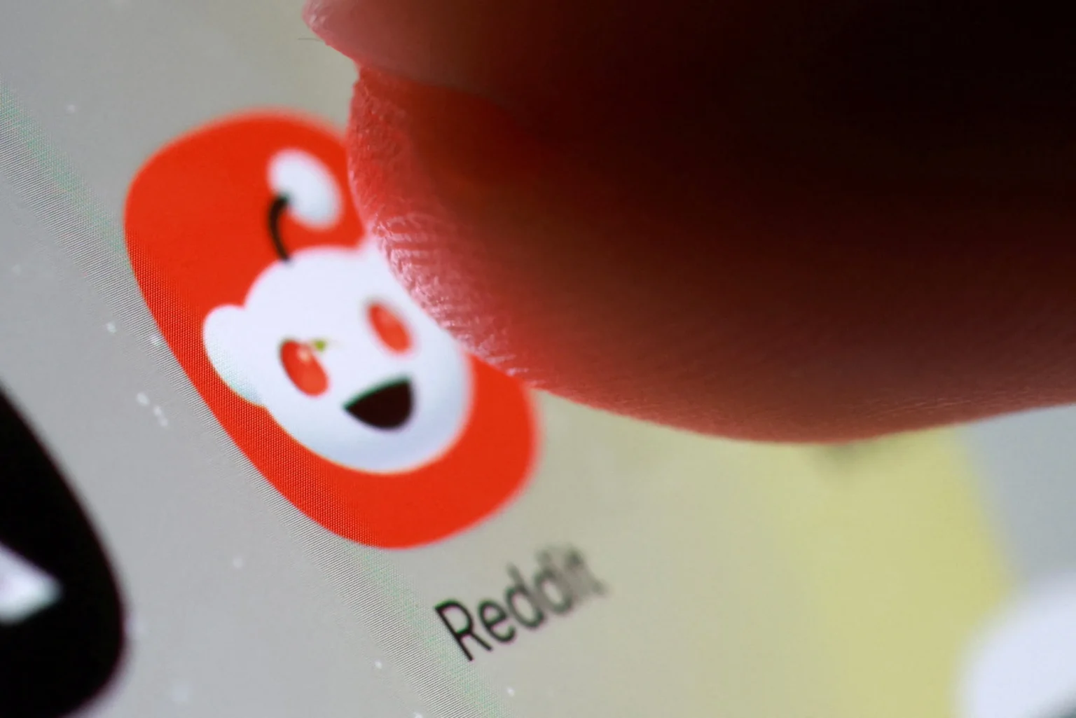 Reddit traci ponad milion wejść z Google tygodniowo. Steve Huffman: Tryb AI nie daje ruchu nikomu