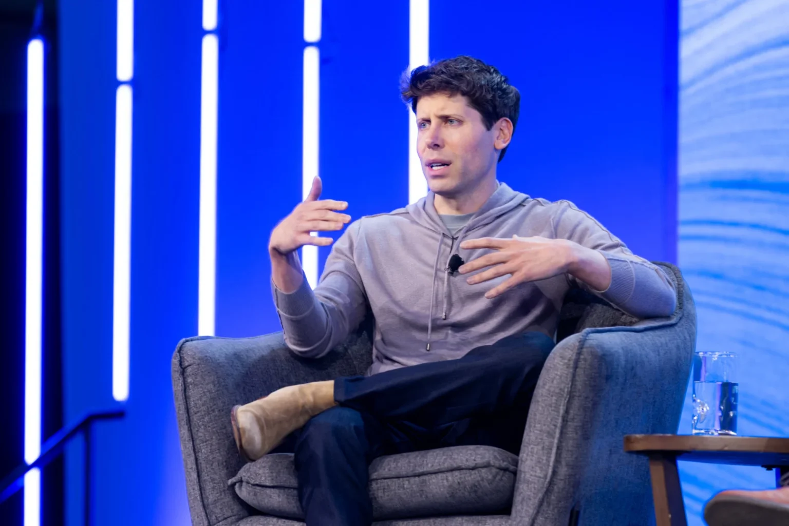 Sam Altman potwierdza: OpenAI zbuduje własnego robota humanoidalnego, pierwszy pokaz w 2027 roku